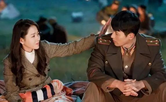 玄彬陪同孫藝珍產(chǎn)檢被偶遇 因 愛的迫降 結(jié)緣,被妻子視作初戀